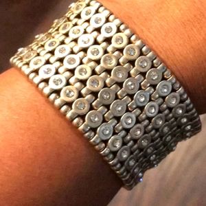 Premier Designs stretchy bracelet
